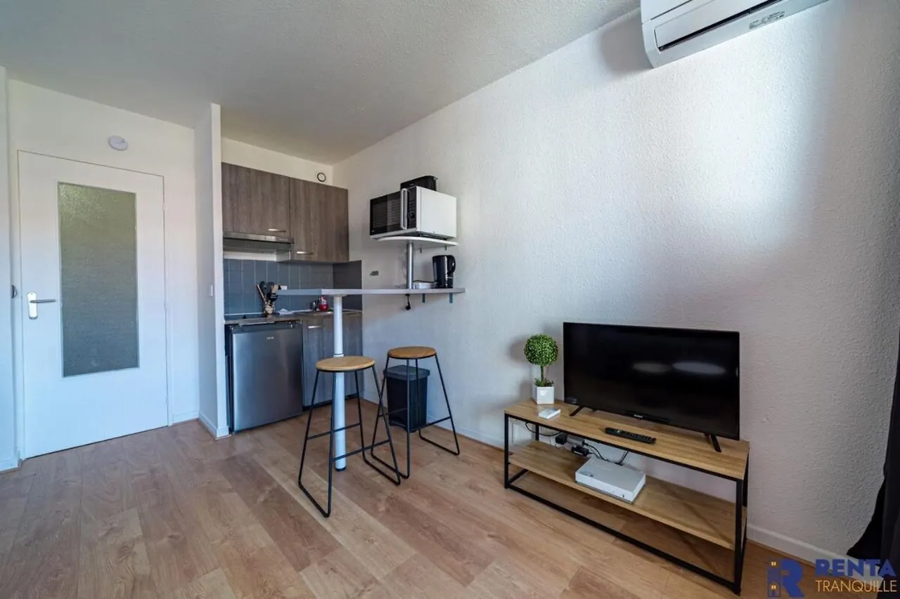 Appartement L'ArèneParking PrivéWIFIBalconPiscine à Fréjus